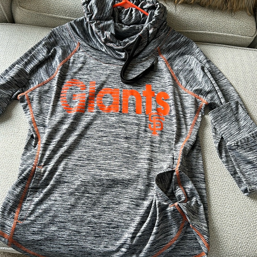 New pullover
Lightweight